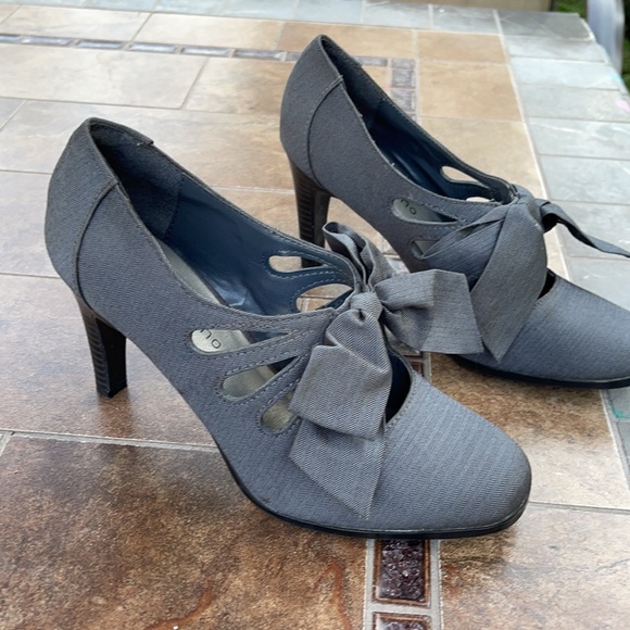 Ann Marine Grey Herringbone Heels - Picture 2 of 6
